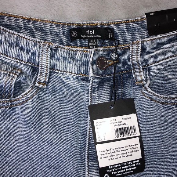 NEW MISSGUIDED Riot High Rise Mom Jeans - Picture 6 of 6